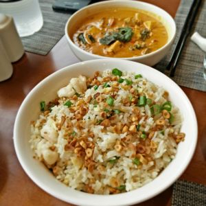 Pan Pan burmese curry n burnt garlic prawn rice